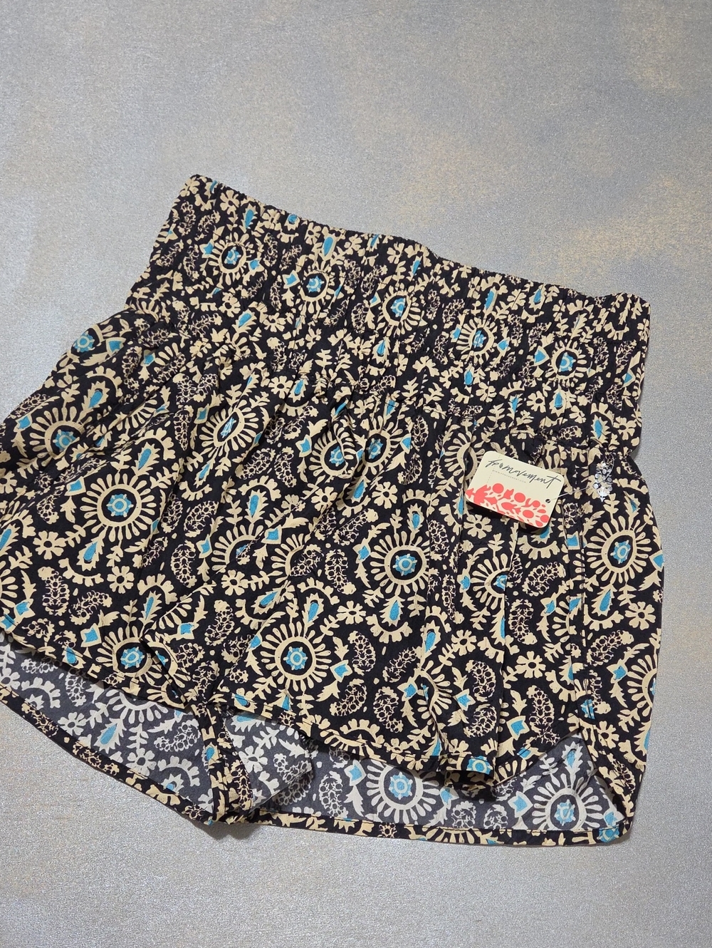 Smocked-Waist Floral Print Bermuda Shorts - Black & Blue